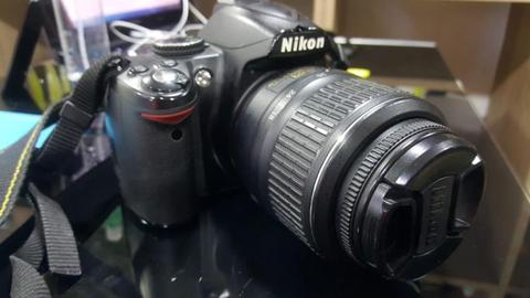 Camara Nikon D3000 Lente 1855
