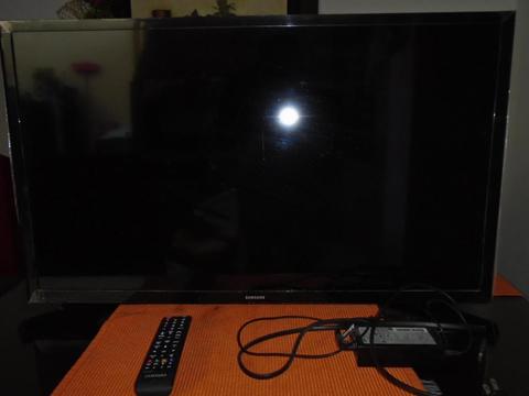 Samsung Smart TV 32 pantalla fisurada