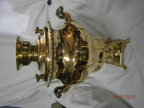 SAMOVAR RUSO EN BRONCE GRANDE CON CUATRO SELLOS DECORATIVO