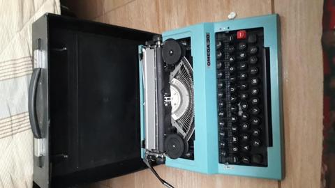 Maquina de escribir omega 30