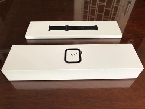 Apple Watch Series 4, 44mm GPS LTE