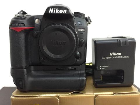 Nikon D7000 Cámara réflex digital de 16.2 Mp pantalla 3, color negro sólo cuerpo