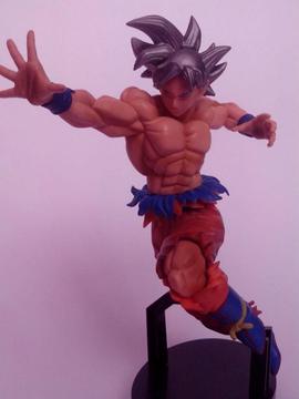 Figura Goku Ultra Instinto De Dragon Ball Super De Banpresto