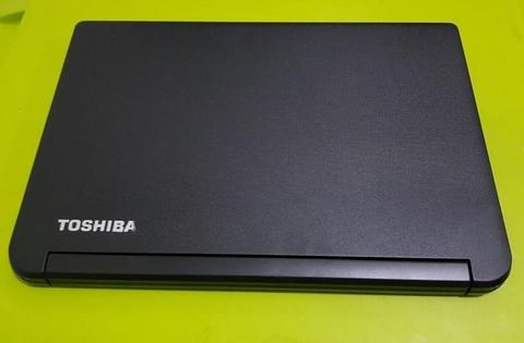 Toshiba ULTRABOOK... i5 * DD 500* RAM 4GB
