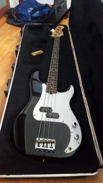 Bajo Fender American Standard Precision Bass en perfecto estado