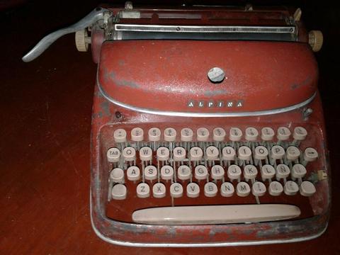 Antigua Maquina de Escribir Alpina