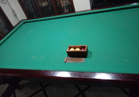 Vendo Mesa de Billar con Acesorios