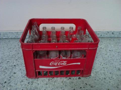 VENDO CANASTA Y ENVASE DE GASEOSA TAMAÑO PERSONAL