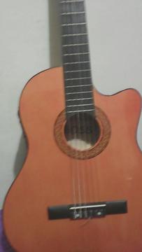 Se Vende Guitarra Acustica con Microfono