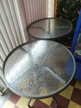 mesa redonda con vidrio templado