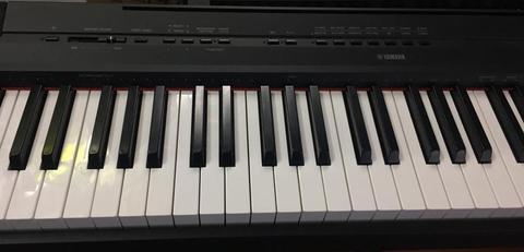 piano Yamaha p115
