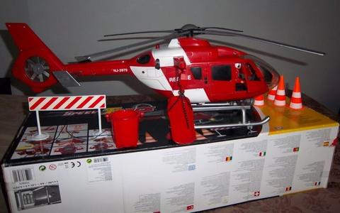 Oferta. Helicóptero de rescate, con hélices y canastilla de rescate móviles, en perfecto estado