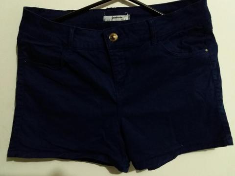 Short NUEVO marca Stradivarius