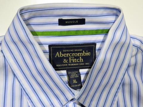 Camisa marca Abercrombie hombre, usada, Talla XL, Color blanco y rayas azules