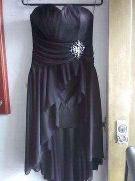 se vende este vestido de gala