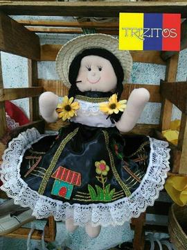 MUÑECAS DE TRAPO. Chapoleras y campesinas