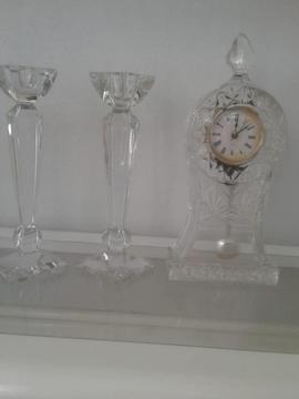 hermoso Reloj de pendulo y 2 candelabros de cristal