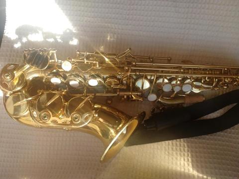 Vendo Saxofon soprano CURVO marca PRESTINE con accesorios