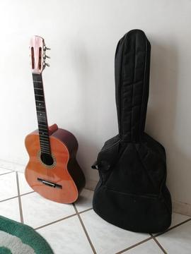 Regalada Guitarra Y Estuche