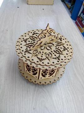 Cofre Circular en madera con tapa