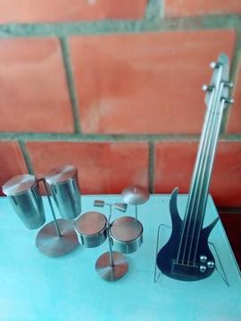 Figuras de Instrumentos en Acero Inox