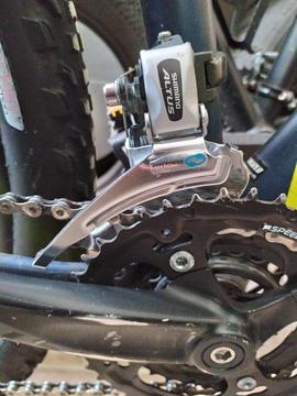 Grupo 3x8 Shimano Altus, Alivio