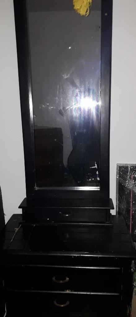 Vendo Espejo con Cajonera 8/10 en 40mil