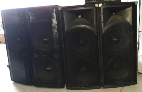 Cuatro cabinas de sonido doble parlante de 1000 wattios mixer peavey, plata pro DJ - REALIZO CAMBIO POR MOTO