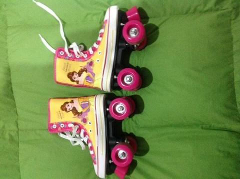 Patines Cinderella,talla 32,Casco y protectores profesionales protect