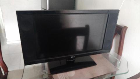 TV LCD LG 22