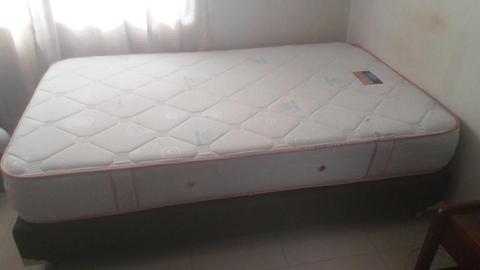 Base cama colchon 1.2 x 1.9 mts de buena calidad