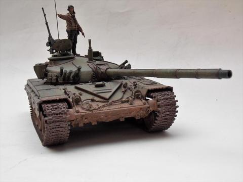 Tanque de Guerra Tipo_M84_ Modelo a escala 1/35