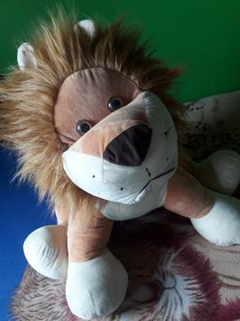 Peluche León