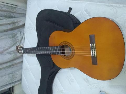 Guitarra Clásica Yamaha C40 Acústica ( Como nueva) Estuche Semiduro