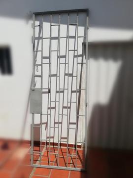 Se Vende Reja sin Marco Y sin Chapa