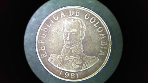 0001 Escasa Moneda 2 Pesos Colombia 1981