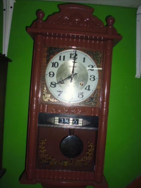 Reloj antiguo de cuerda y péndulo funciona 3122802858