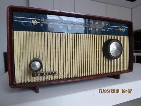 VENDO Radio Philips antiguo (decorativo)