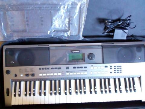 Organeta Yamaha PSRE443