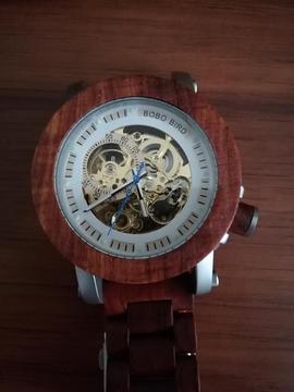 Reloj de Madera Automático