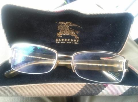 Lentes Burberry para Dama en Estuche Ori