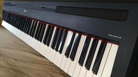 Piano digital Yamaha P85