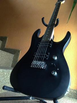 OFERTA REMATE GUITARRA ELÉCTRICA NEGRO MATE VORSON MUY BUEN ESTADO EN 230 MIL