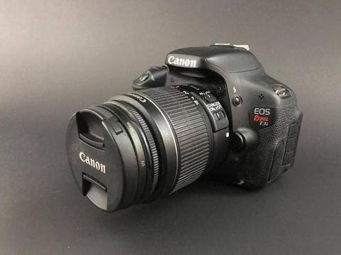 Canon T3I Lente 18-55 Mm