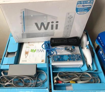 Nintendo Wii con Chip 2 Controles