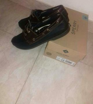 Sperry Cafe Y Black Americanos