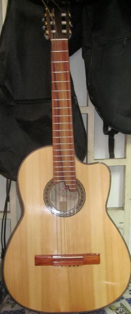 Guitarras y Requintos TITO (Tulua)