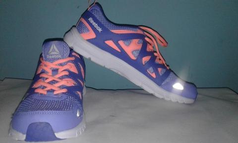 Zapato sport, Tenis, Reebok talla americana 6, Eur 37 38