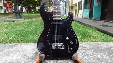 Guitarra eléctrica Sammick LSM-80 modificada
