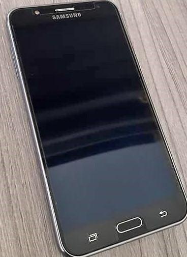 samsung J7 normal unico dueño garantia de no reporte